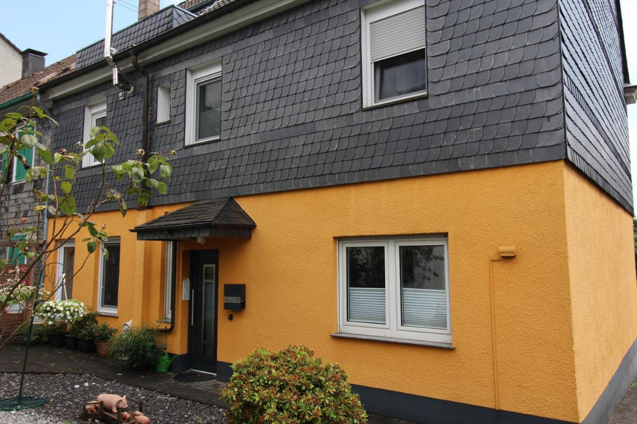 Privatzimmer Haus Gruenewald Solingen Exterior foto