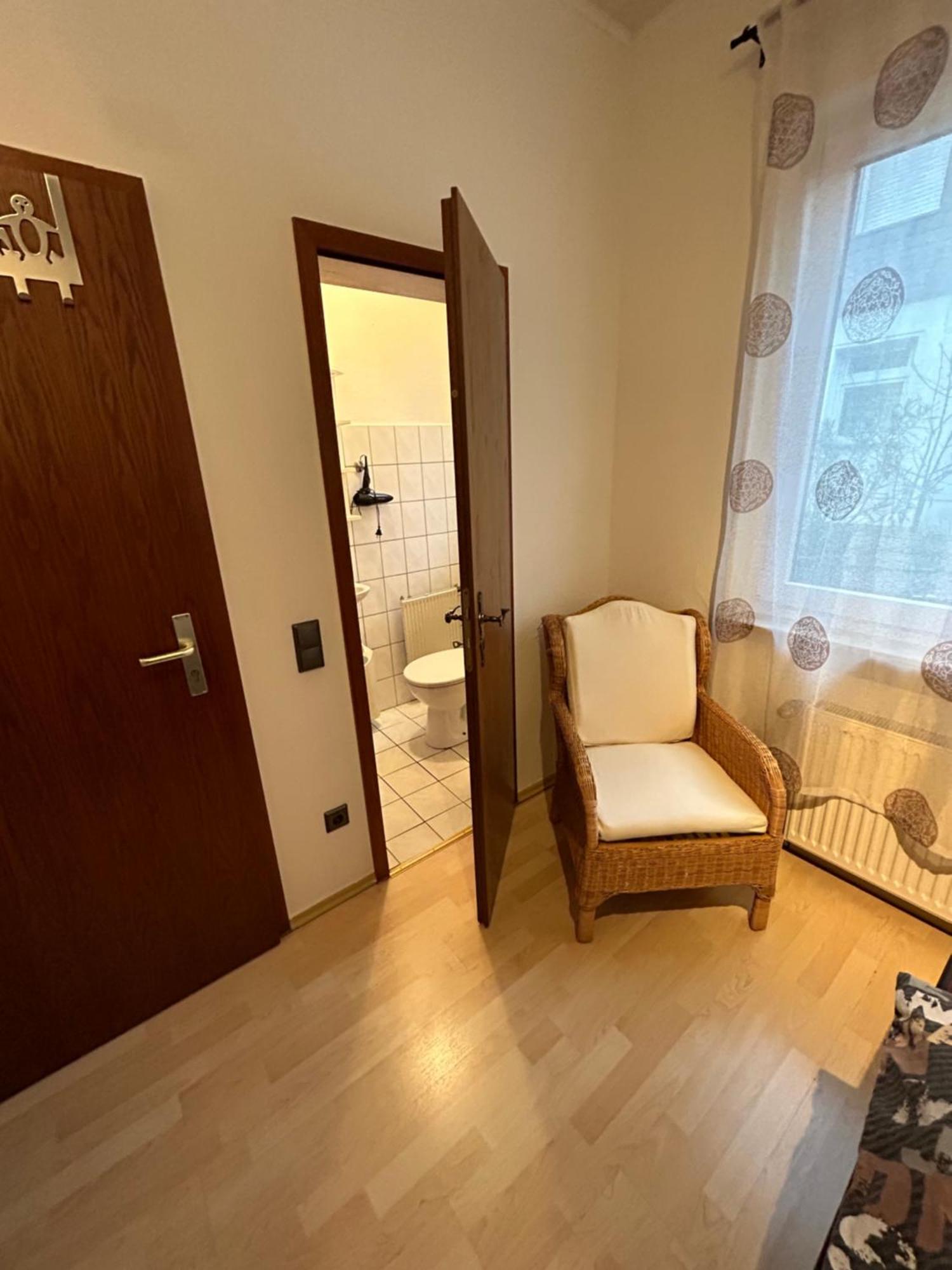 Privatzimmer Haus Gruenewald Solingen Exterior foto